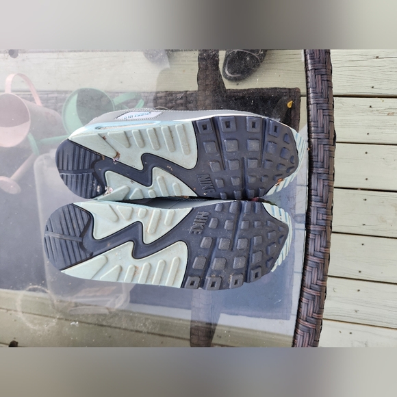 Nike Air Max 90 - Picture 10 of 12